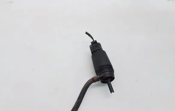 BMW 1 E81 E87 Windscreen/windshield washer pump 23557610
