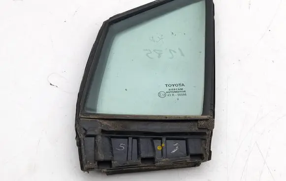 Toyota Corolla E210 E21 Front door vent window glass four-door 6821602020