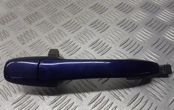 Mazda 5 Front door exterior handle/bracket 