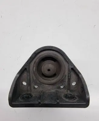 Radiator mount bracket