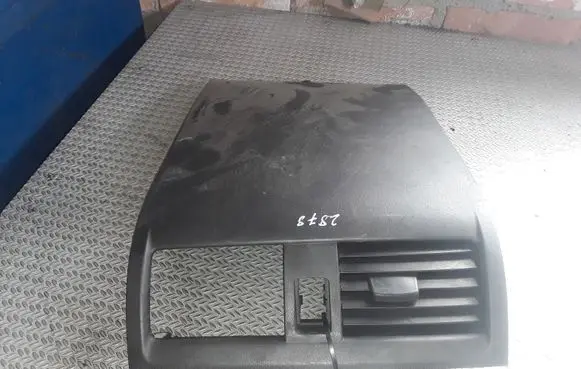 Honda Accord Dash center air vent grill 325111100