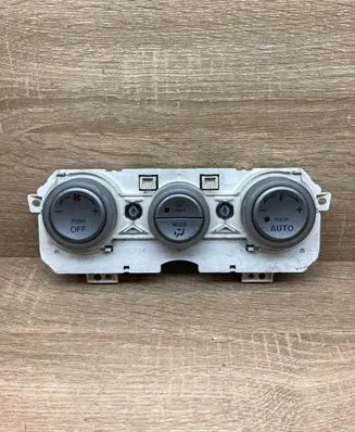 Nissan Qashqai Climate control unit Y01435D