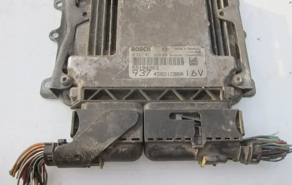 Alfa Romeo 147 Engine control unit/module 55194363 0281011429