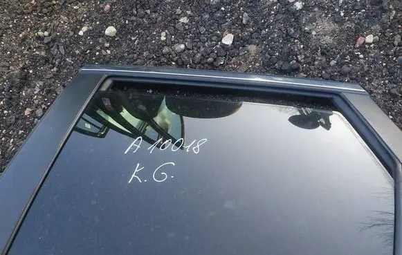 Mazda CX-7 Rear door window glass as3