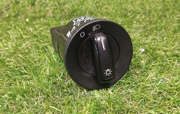 Volkswagen Jetta VI Light switch 5C6941531E