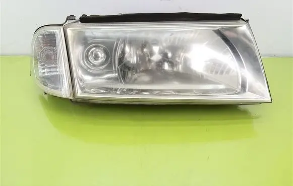 Skoda Octavia Mk1 (1U) Headlight/headlamp 206231