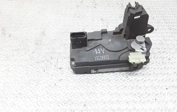 Opel Zafira B Rear door lock