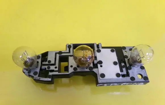 Citroen C5 Tail light bulb cover holder 89032703