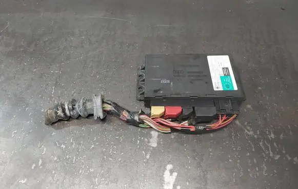Audi A6 S6 C5 4B Comfort/convenience module 4B0962258D