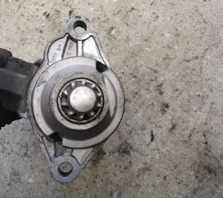Volkswagen PASSAT B6 Starter motor 1005831332
