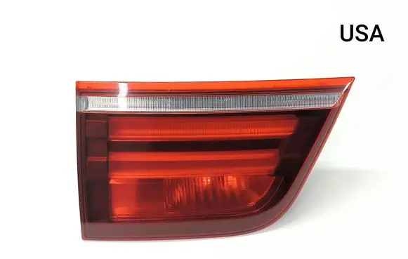 Tailgate rear/tail lights
