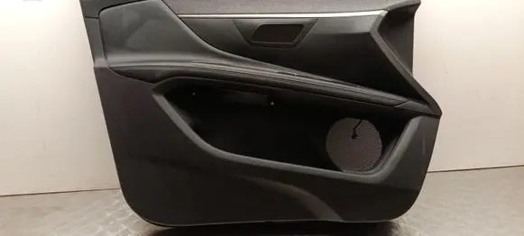 Peugeot 5008 II Front door card panel trim T0523338