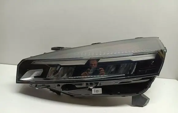 Renault Clio V Headlight/headlamp 260600149R