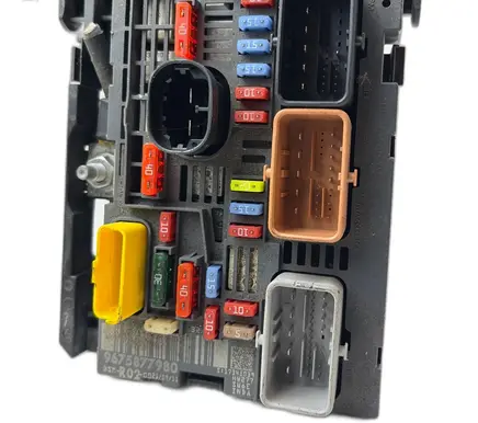 Citroen C5 Fuse box set 9675877980 R02