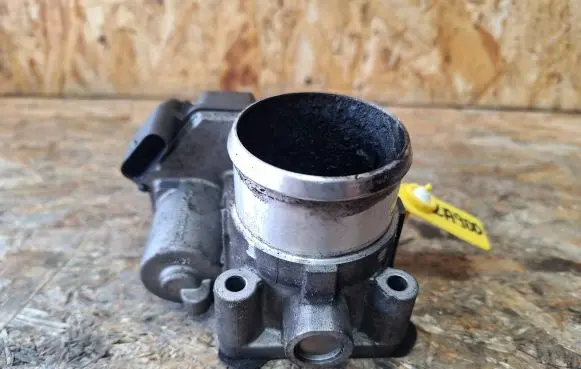 Hyundai ix20 Throttle body valve 35100-2A900