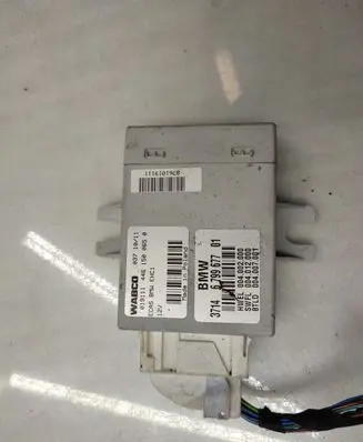 BMW 5 F10 F11 Air suspension control unit module (rear) 6799677