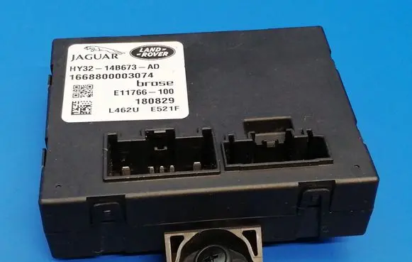 Land Rover Discovery 5 Tailgate/trunk control unit/module HY3214B673AD