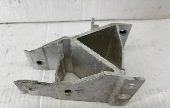 BMW 7 G11 G12 Radiator support slam panel bracket 7357215
