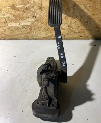 Volvo XC90 Accelerator throttle pedal 30683518