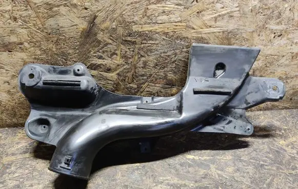 Infiniti Q70 Y51 Air intake duct part 165546AK0A
