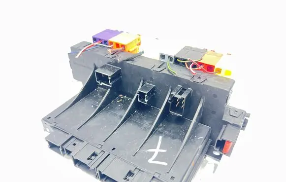 Mercedes-Benz S W220 Fuse module A0285459832