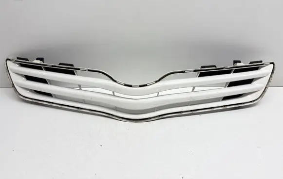 Toyota Verso Front grill 531110F070