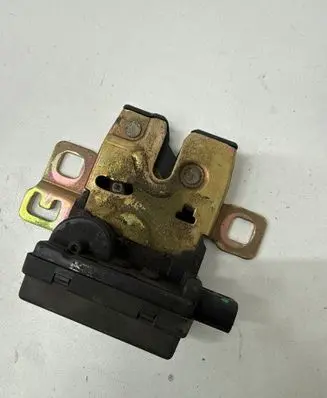 Mini One - Cooper R50 - 53 Tailgate/trunk/boot lock/catch/latch 7112349