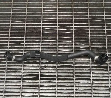 Land Rover Range Rover Velar Engine coolant pipe/hose HK838C424AC