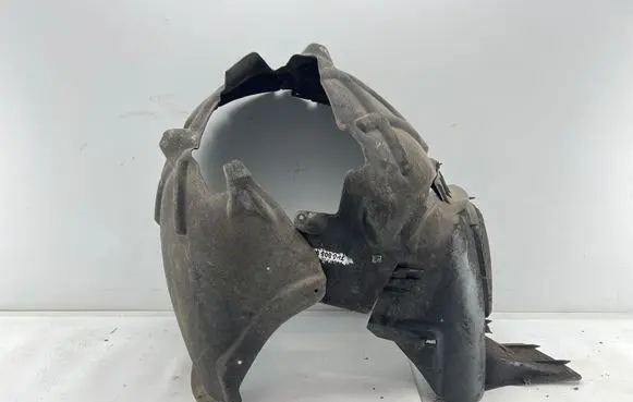 Volkswagen Touareg II Front wheel arch liner splash guards 7P6805977A