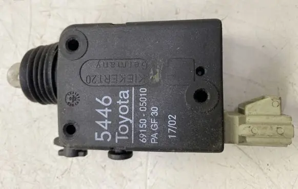 Toyota Avensis T220 Central locking motor 6915005010 5446