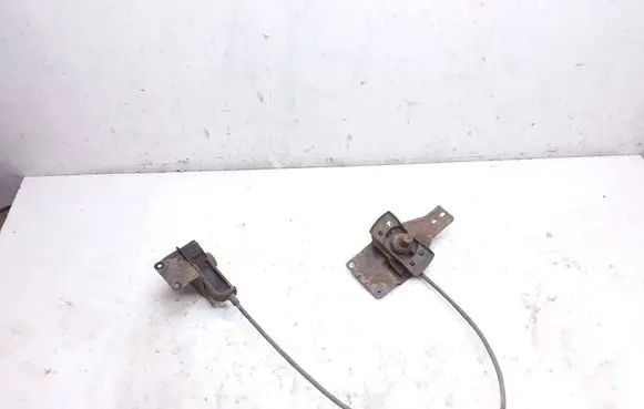 Opel Movano B Spare wheel mounting bracket 