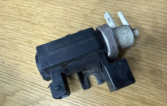 Volvo XC90 Turbo solenoid valve 30637251