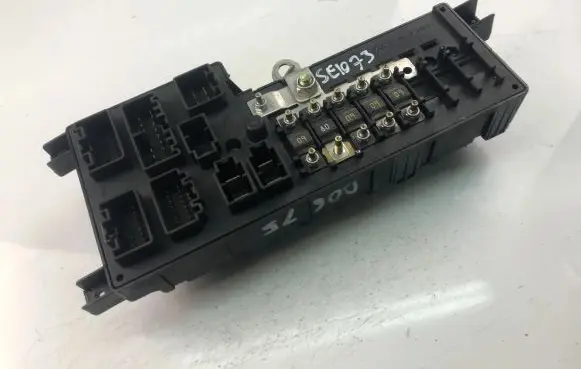 Volvo V70 Fuse box set 8678449