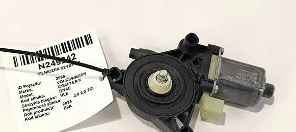 Volkswagen Crafter Front door window regulator motor 0130822705