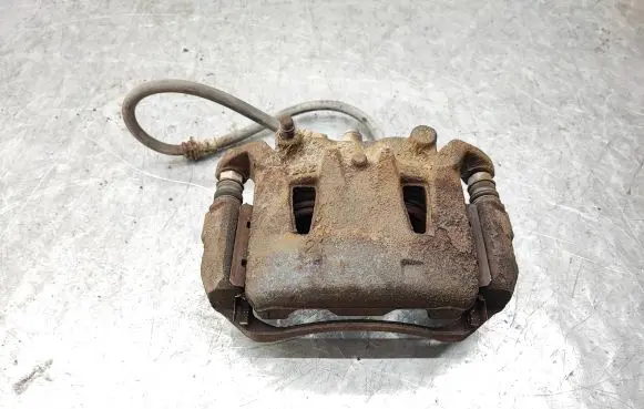 Nissan Leaf I (ZE0) Front brake caliper