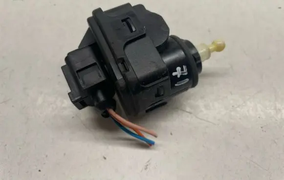Audi A6 S6 C5 4B Headlight level adjustment motor 4B0941295