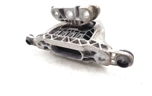 Engine mounting bracket