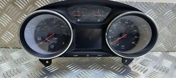 Opel Astra K Speedometer (instrument cluster) 39102858