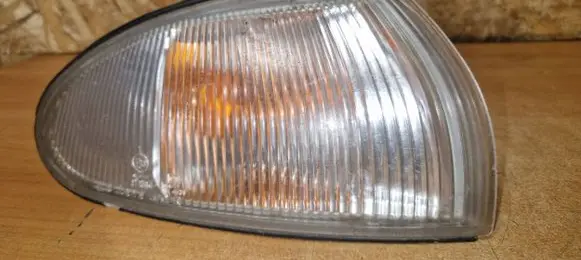 Mitsubishi Colt Front indicator light 21037776