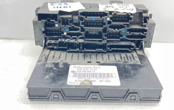Mercedes-Benz CLK A209 C209 Fuse box set 2095451401 5DK00848512
