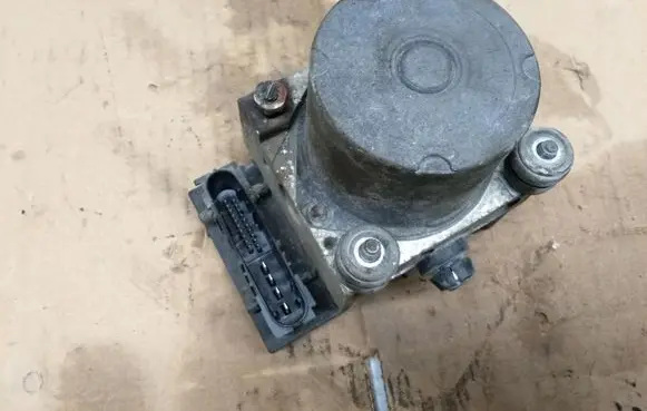 Nissan Primera ABS Pump 0265800334