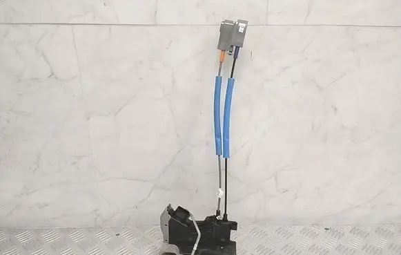 Hyundai Kona I Front door lock 81320J9010
