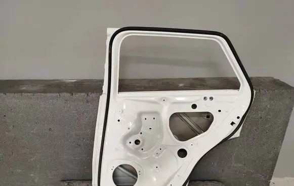 Audi Q2 - Rear door 81A839066