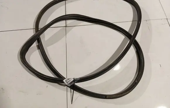 Subaru Legacy Rubber seal front coupe door