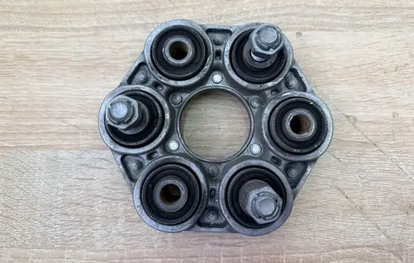 BMW 5 F10 F11 Rear prop shaft donut coupling/joint 