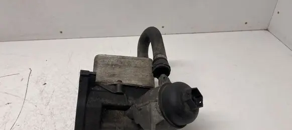 BMW 5 E39 Engine oil radiator 2247204 8792145