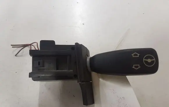 BMW 5 E39 Steering wheel adjustment switch 8373901 01800000