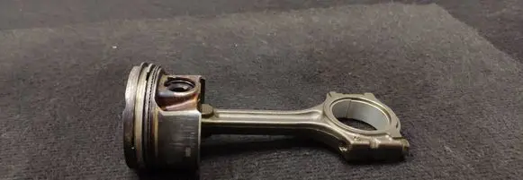 Renault Megane III Piston with connecting rod 72L71