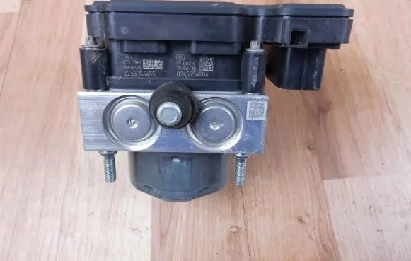 Toyota Aygo AB40 ABS Pump 445400H130 0265258008 0265956504