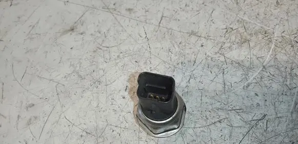 Fuel pressure sensor